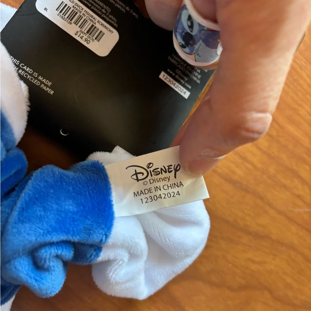 NWT Disney Donald Duck Plush scrunchie - Picture 5 of 6